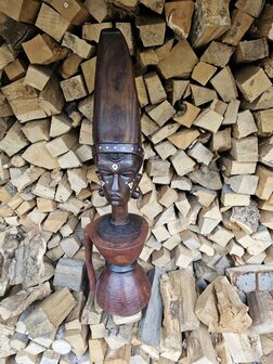 Beeld op voet (ca 84 cm)